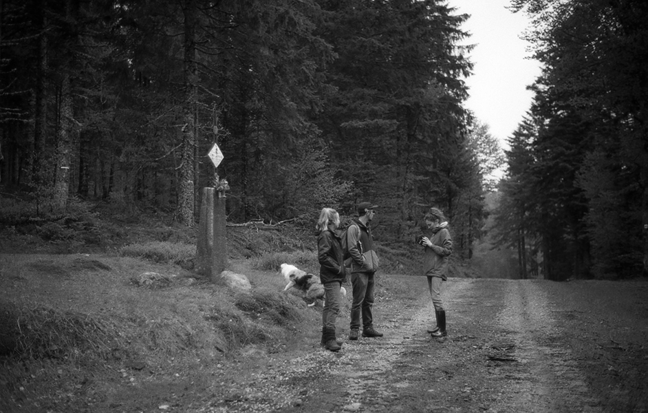 08 - VOSGES_Kodak TMX100_026 _ Olly Blandine Quentin Salomé