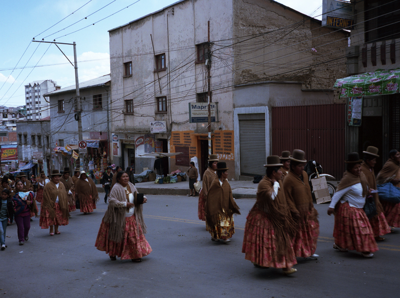 19. 03 - LA PAZ _ Cholitas _ Fuji645_Kodak400NC_017